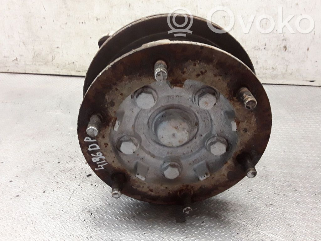 Front wheel hub spindle knuckle