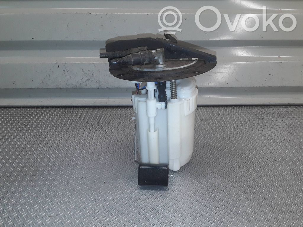 Bomba interna de combustible   42021AG000