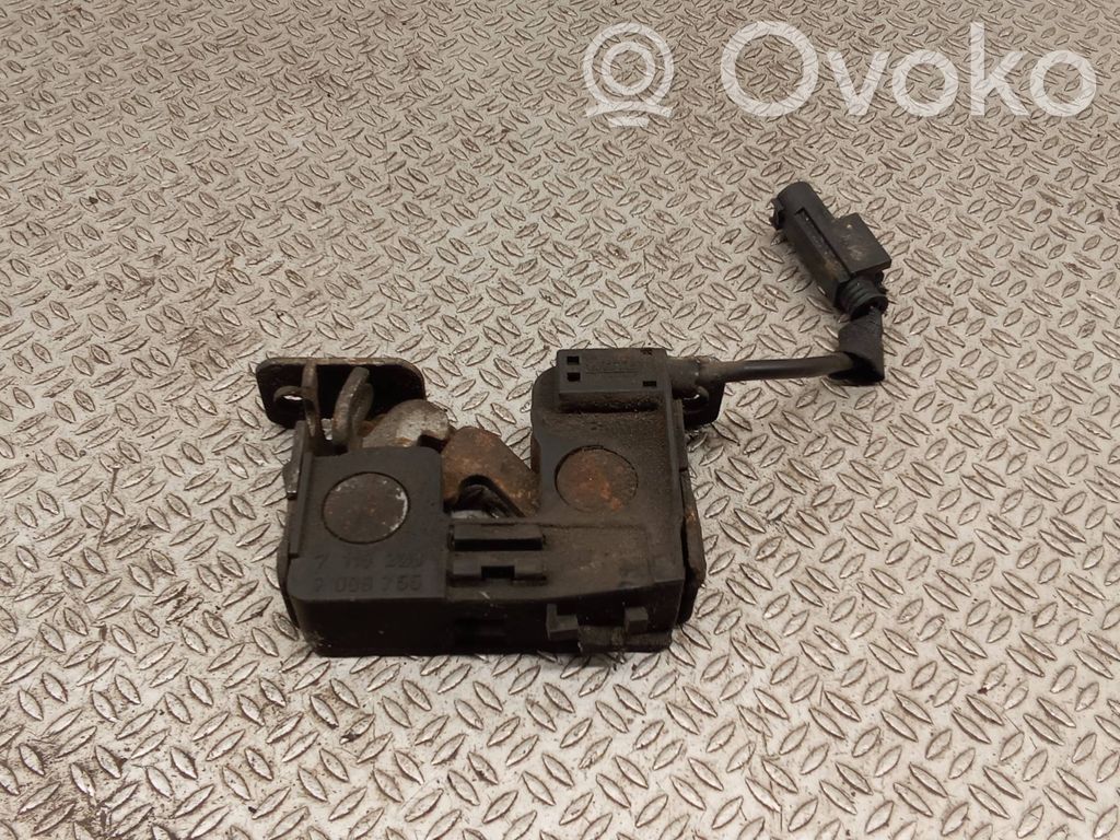Engine bonnet/hood lock/catch   7115228,7008755