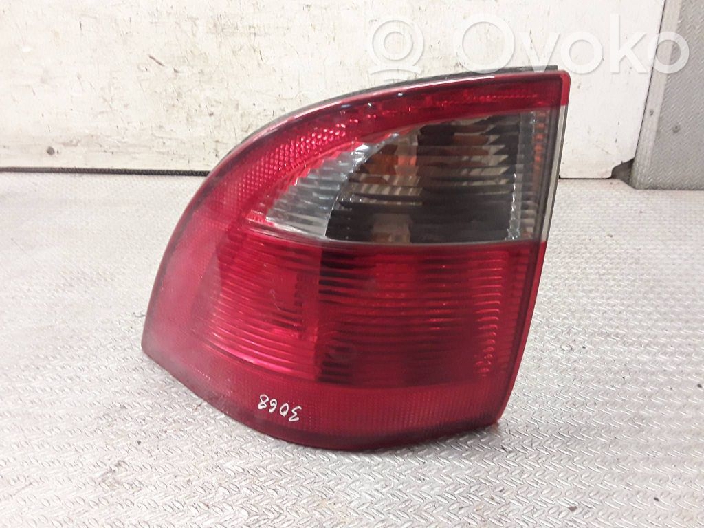 Rear/tail lights   5142252