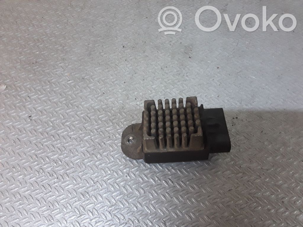 Coolant fan relay   P04868332AE