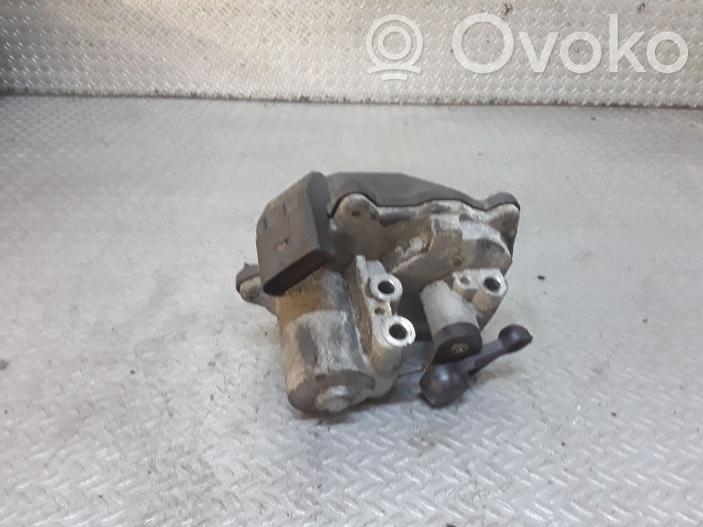 Volkswagen PASSAT B6 Zawór kolektora ssącego 