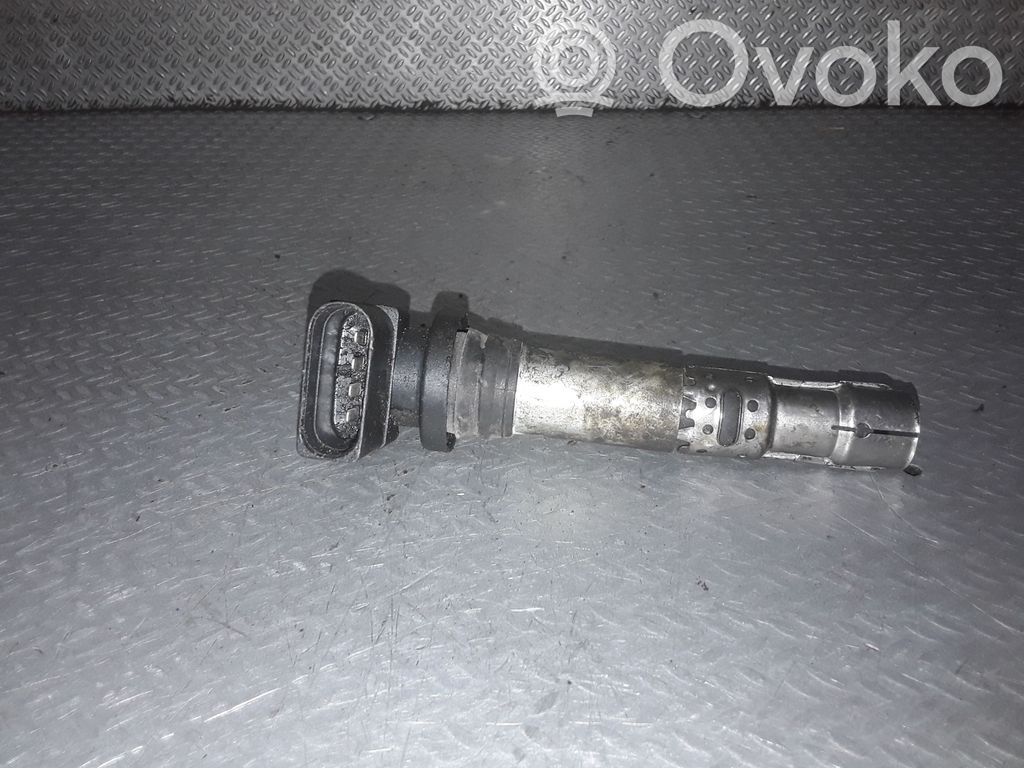 Bobina de encendido de alto voltaje   036905715A
