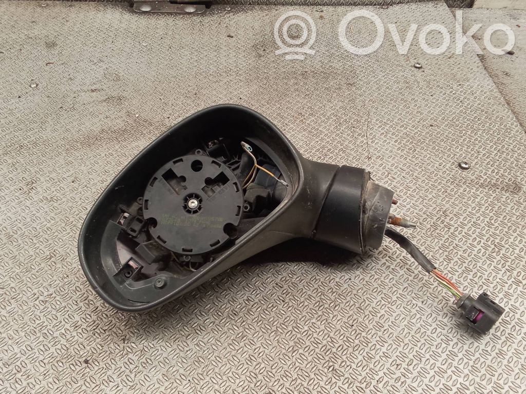 Front door electric wing mirror