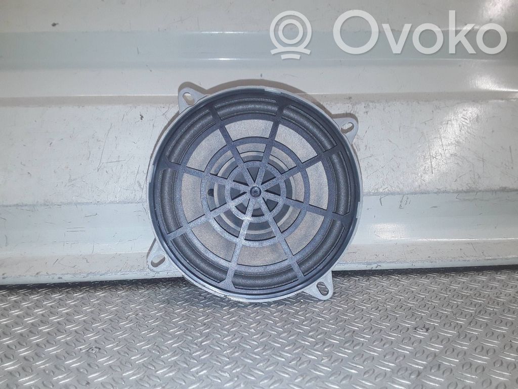 Peugeot 308 Garsiakalbis (-iai) galinėse duryse 