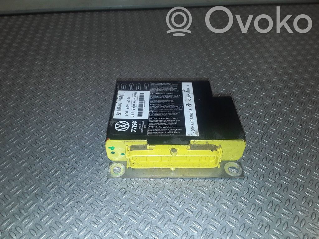 Seat Leon (1P) Airbag control unit/module 