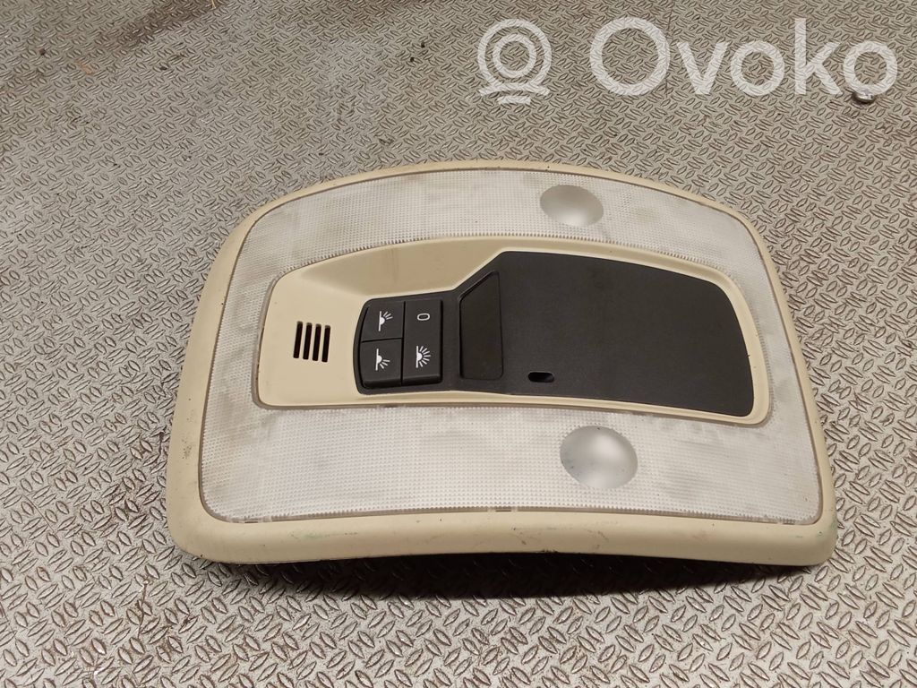 Front seat light   39860843