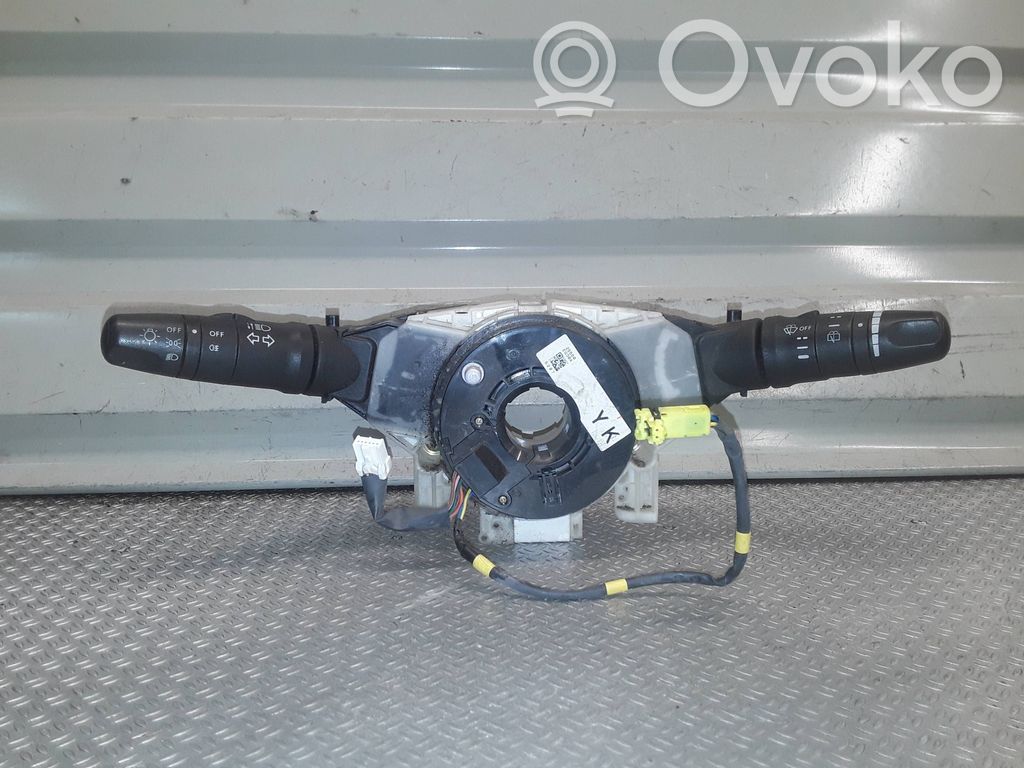 Nissan X-Trail T30 Interruptor/palanca de limpiador de luz de giro 