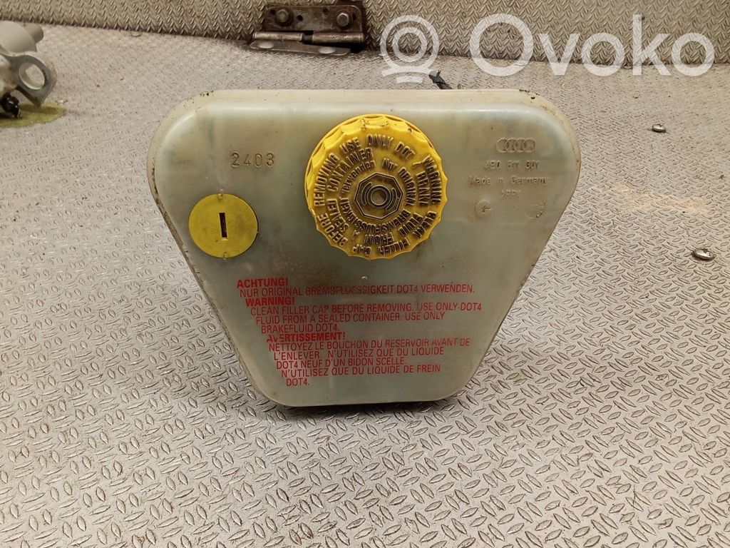 Audi A8 S8 D3 4E Brake fluid reservoir 