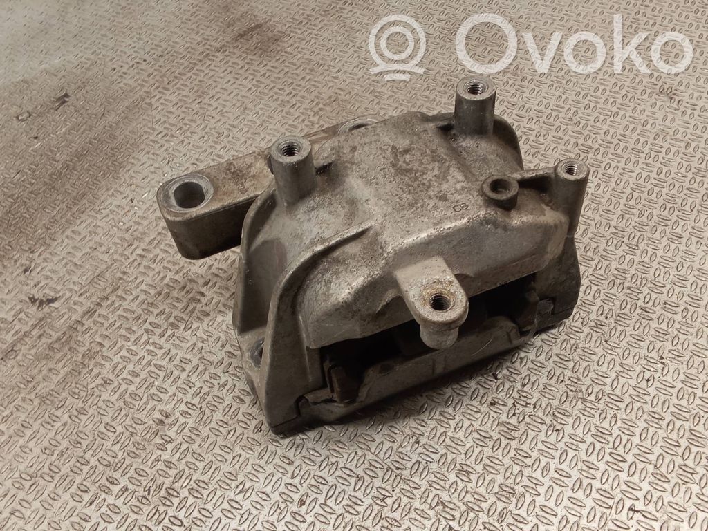 Engine mount bracket   1K0199262CB