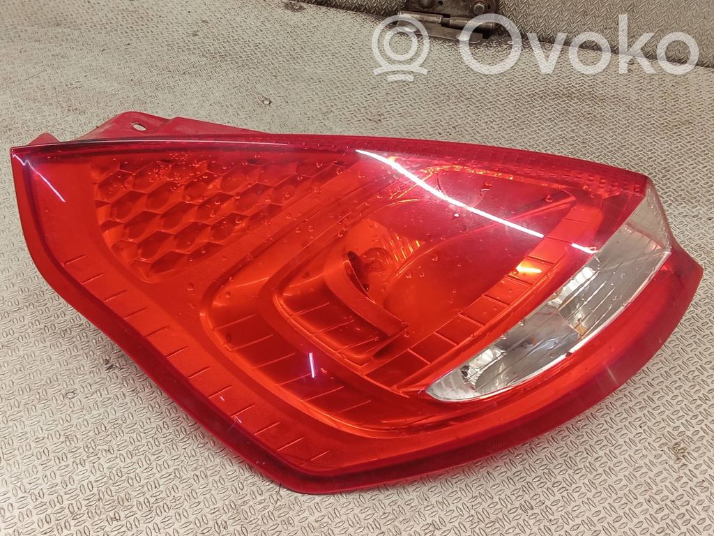 Rear/tail lights   8A6113405A