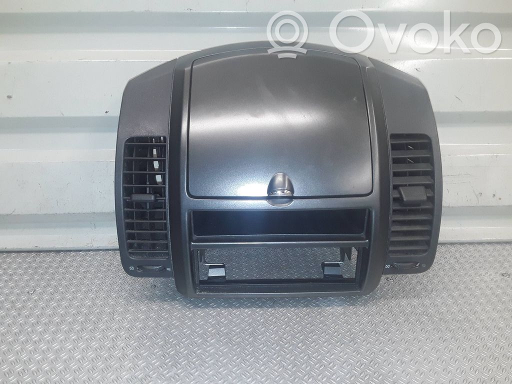 Glove box   P10381A2770009