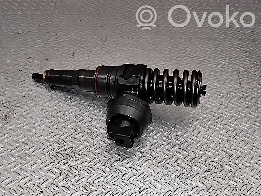 Inyector de combustible   038130073A