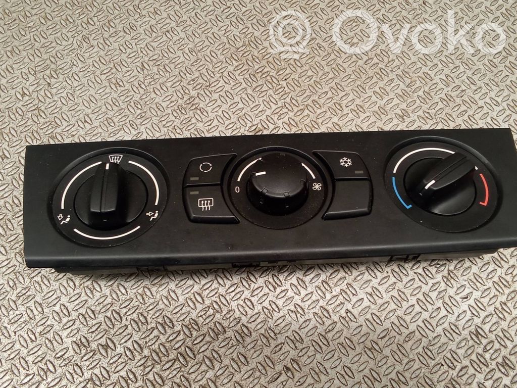 BMW 1 E81 E87 Climate control unit 