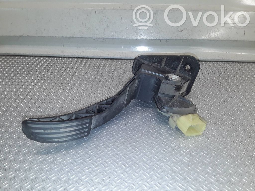 Accelerator throttle pedal   1C119F836AC