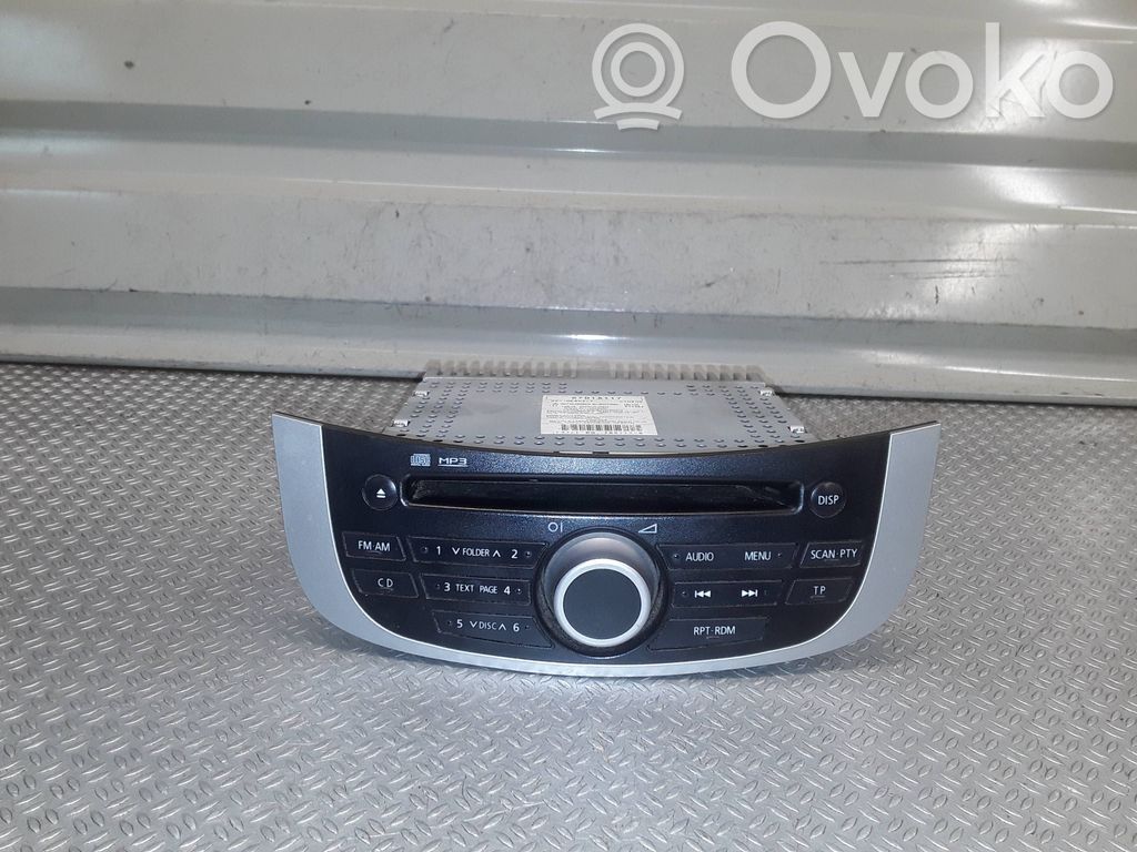 Mitsubishi Grandis Panel / Radioodtwarzacz CD/DVD/GPS 
