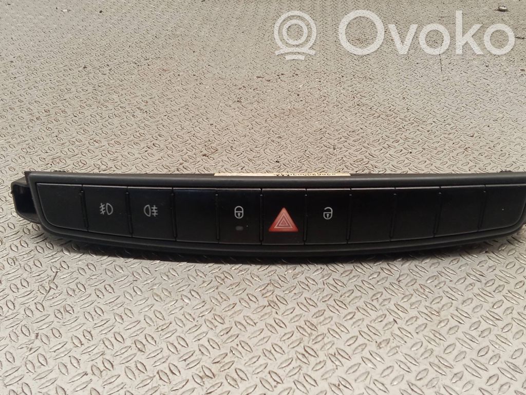 Smart ForFour I Hazard light switch 