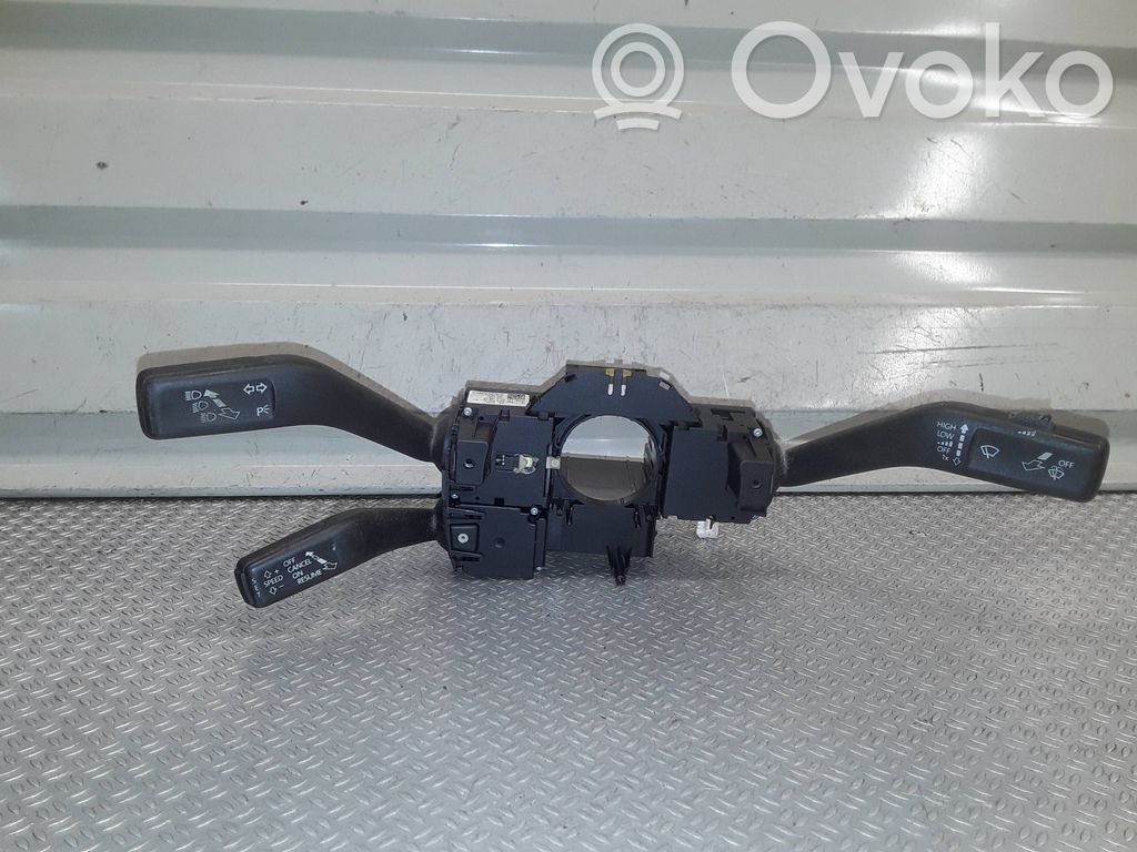 Volkswagen PASSAT B6 Interruptor/palanca de limpiador de luz de giro 