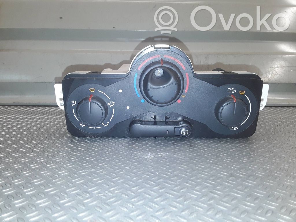 Renault Clio III Climate control unit 