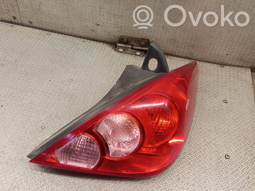Nissan Tiida C11 Feux arrière / postérieurs