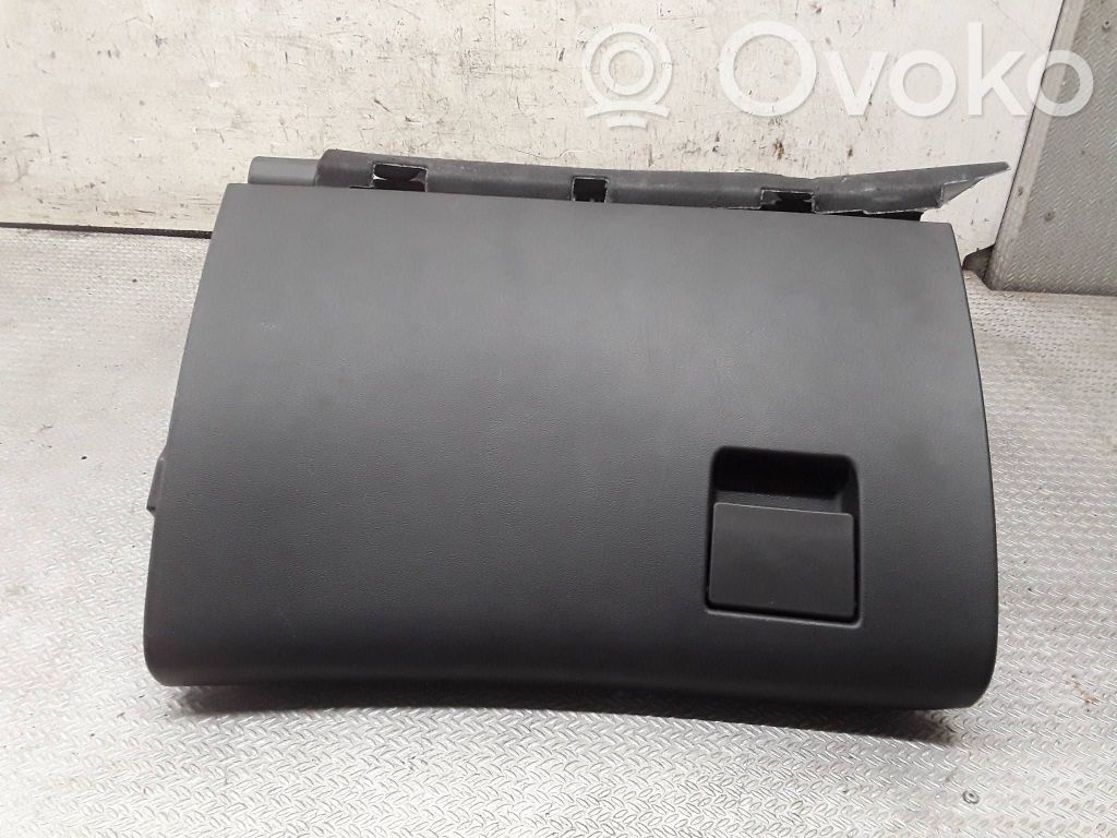 Glove box   1014668