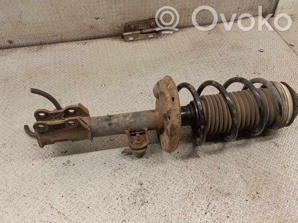 Opel Corsa D Priekšpusē amortizators ar atsperi 