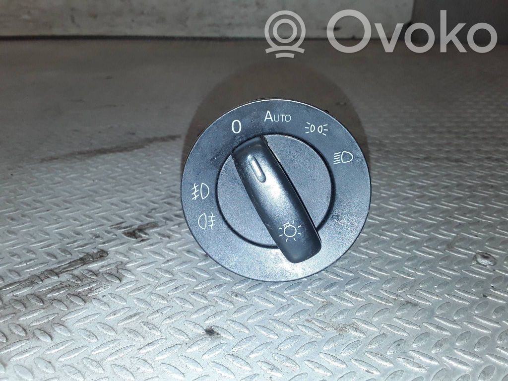 Volkswagen Golf V Light switch 