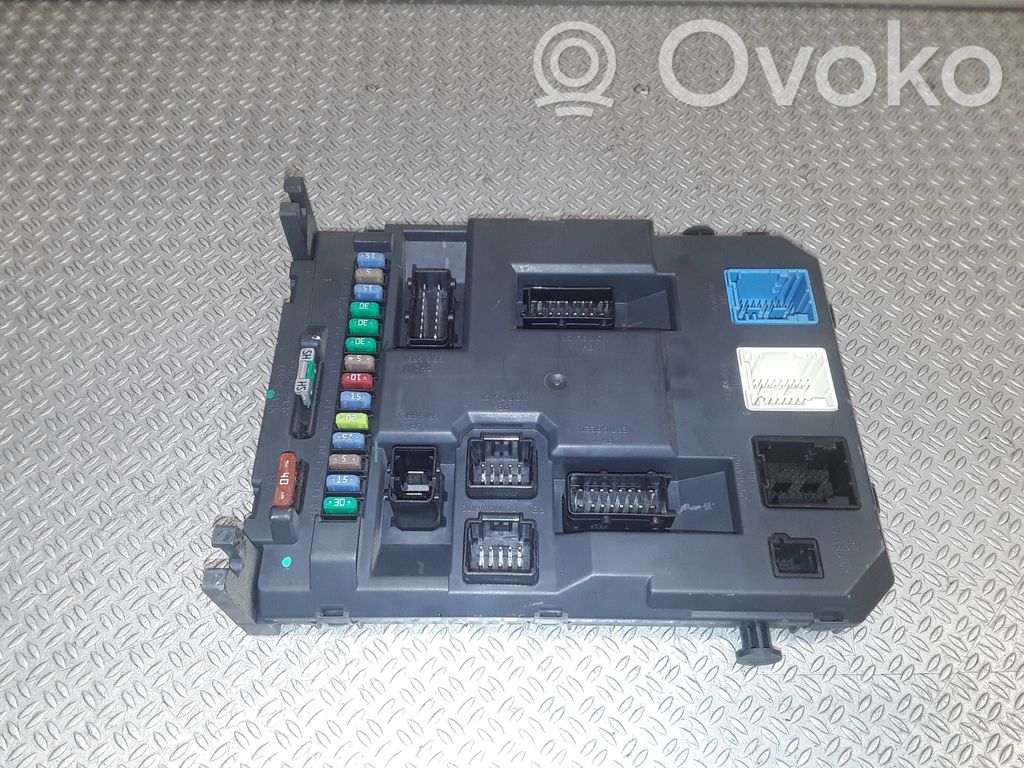 Citroen C3 Picasso Sulakemoduuli 