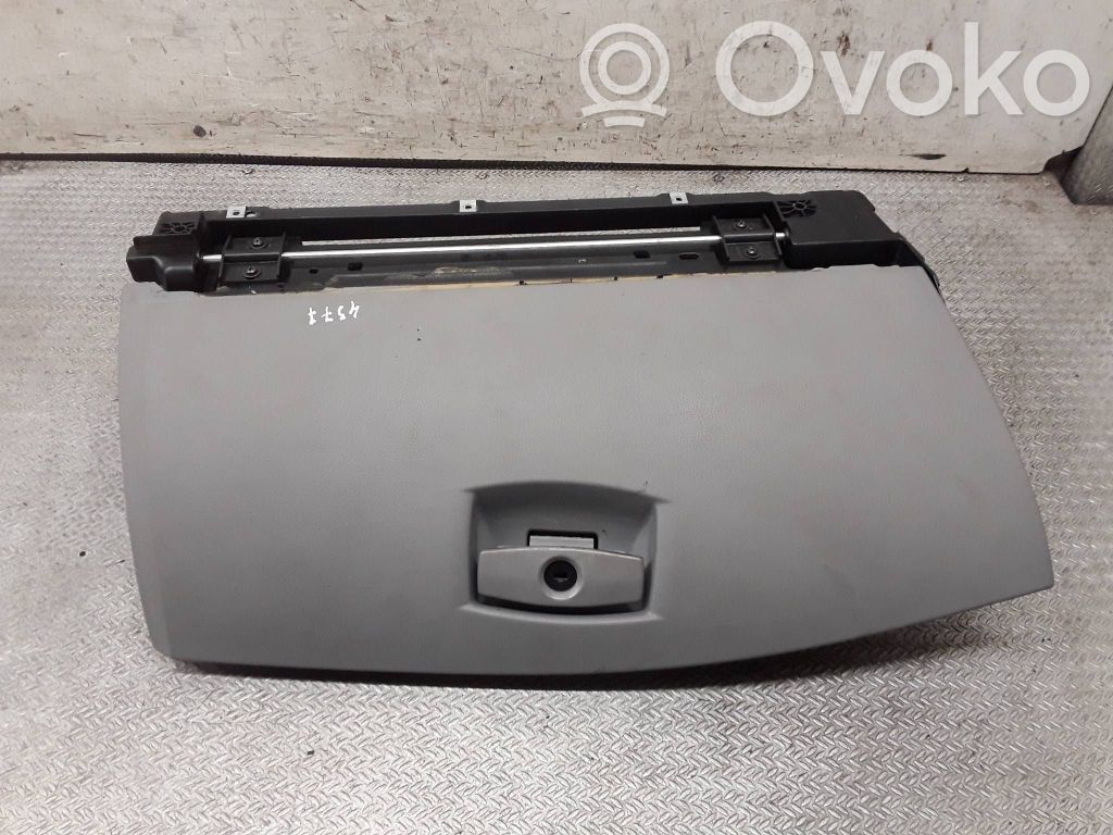 Boite à gants   7034080,158234