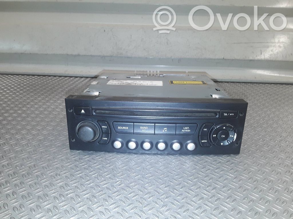 Panel / Radioodtwarzacz CD/DVD/GPS   7645129392