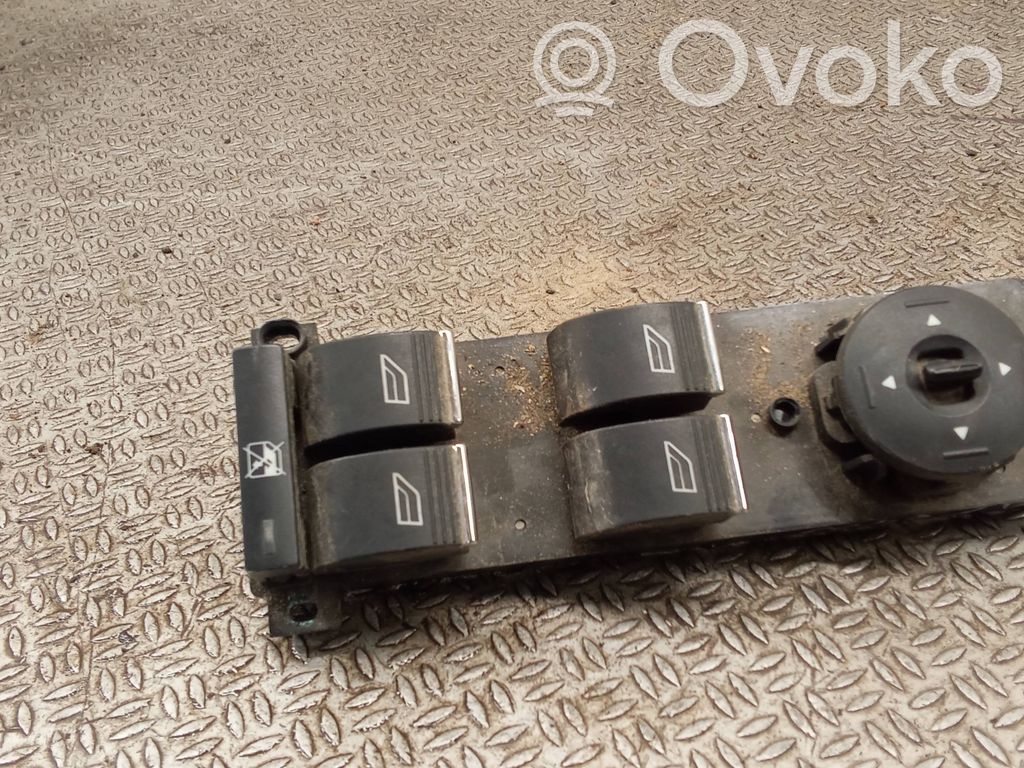 Ford Focus Electric window control switch 