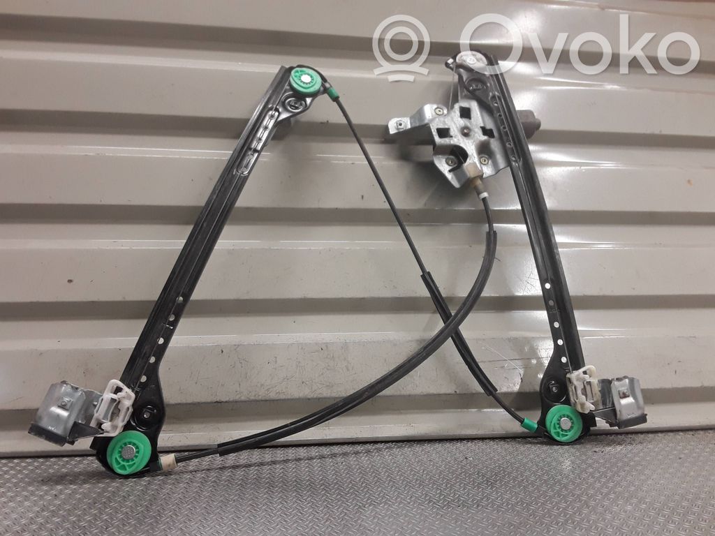 Chrysler Pacifica Front door window regulator with motor 