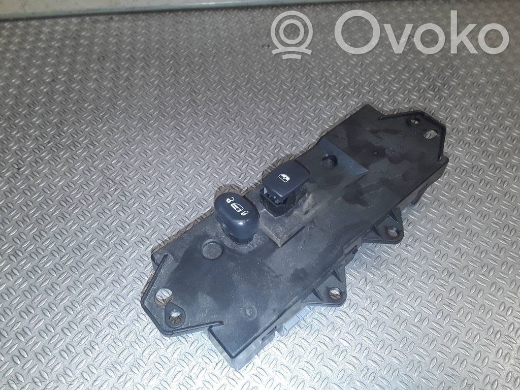 Chrysler Pacifica Electric window control switch 