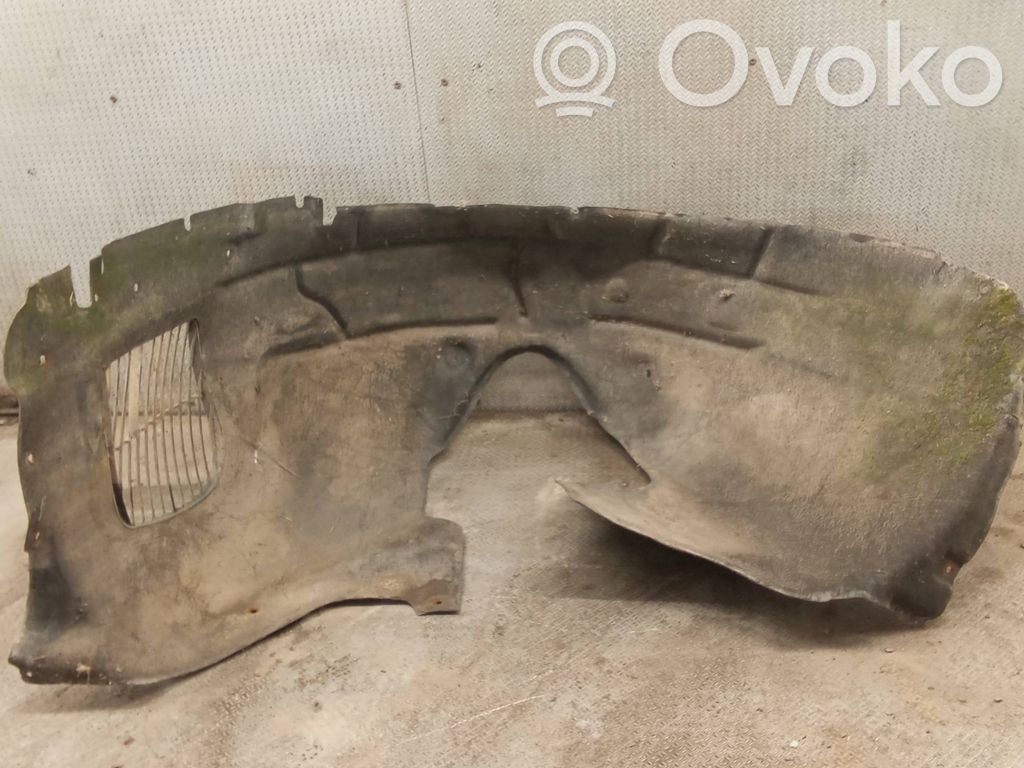 Front wheel arch liner splash guards