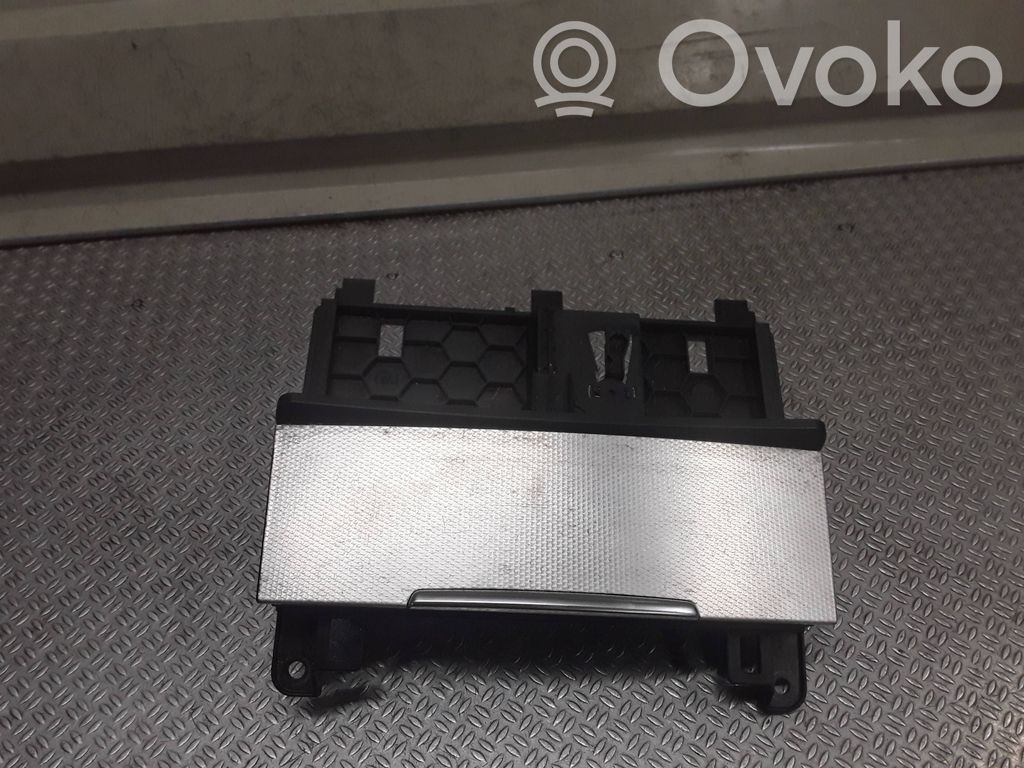 Aschenbecher vorne   4L0857951