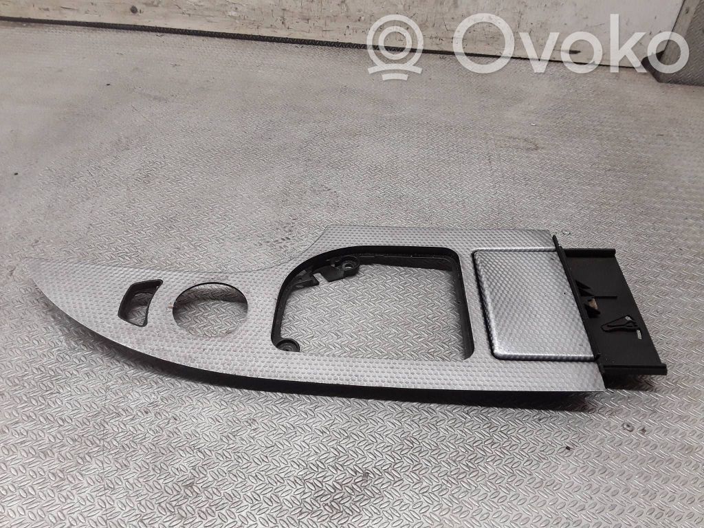 BMW 5 E60 E61 Pavarų perjungimo svirties apdaila (plastikinė) 