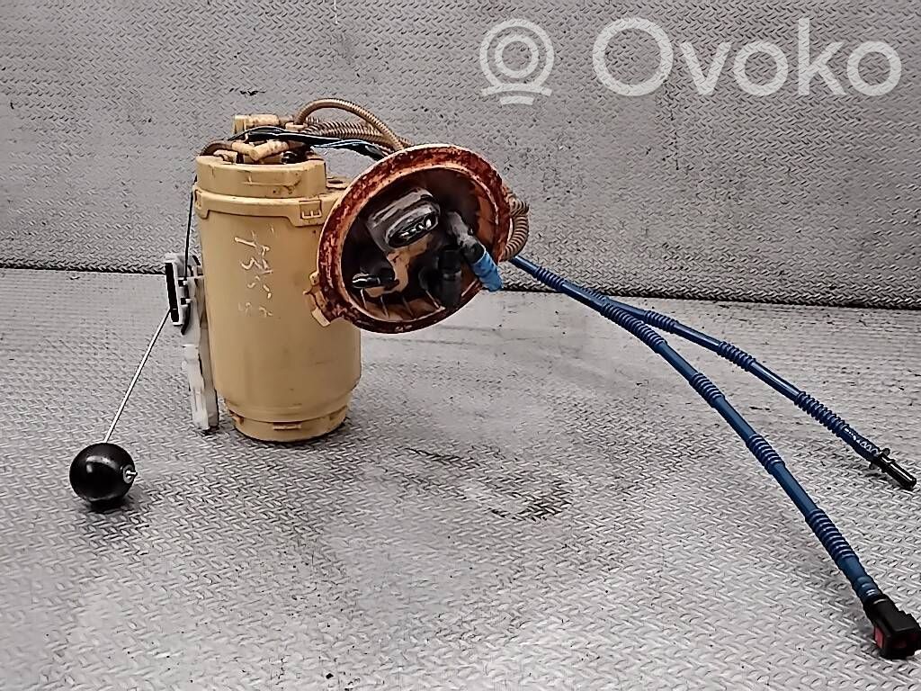 Bomba interna de combustible   7L8919679F