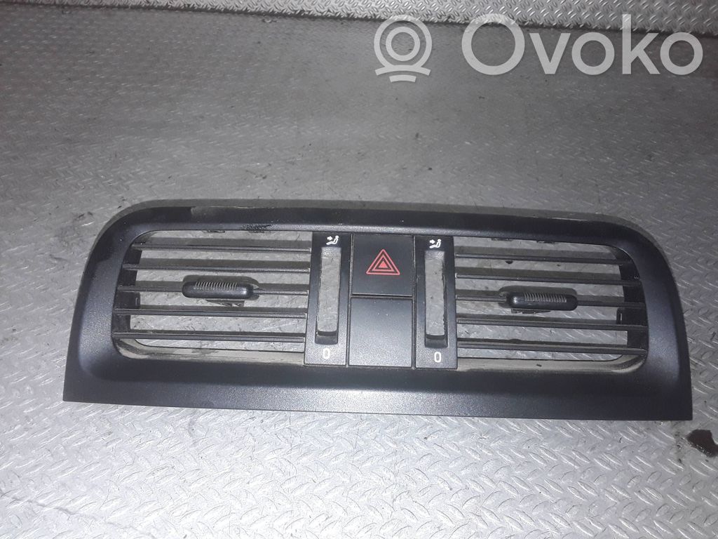 Rejilla de ventilación central del panel   5J0820957