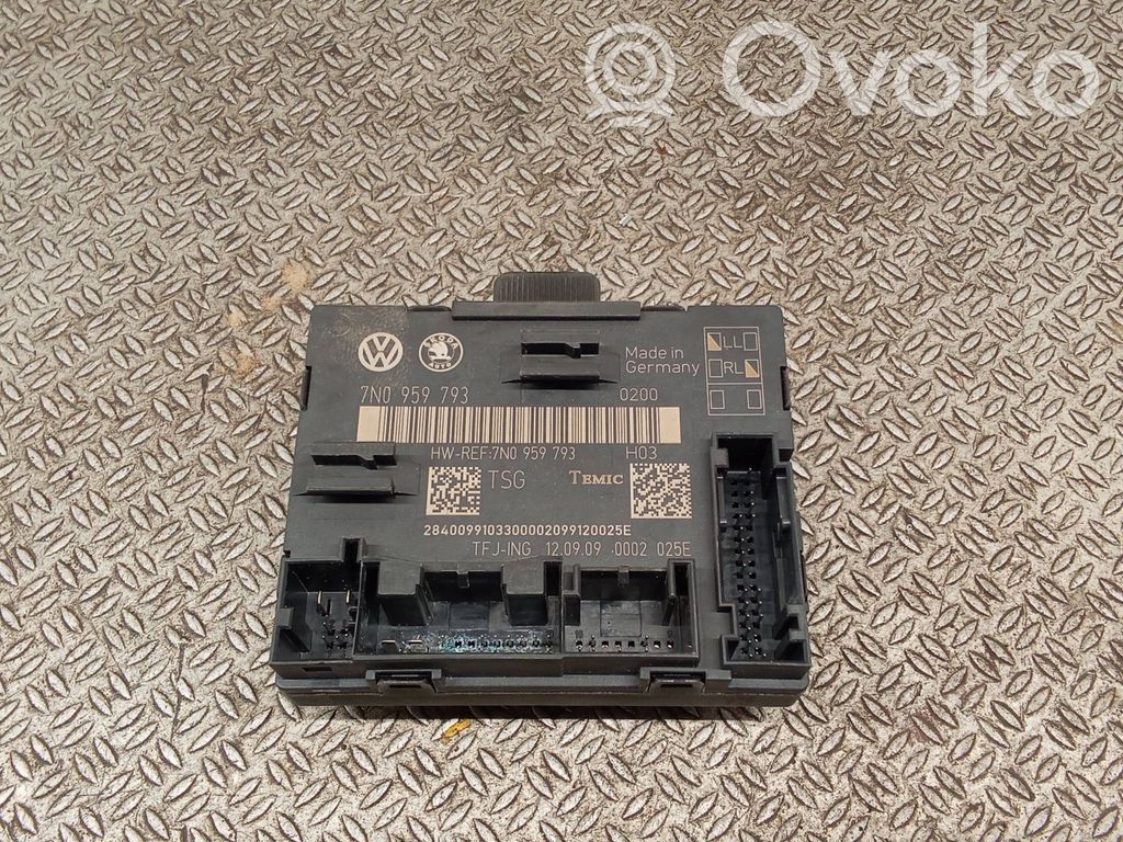 Unidad de control/módulo de la puerta   7N0959793