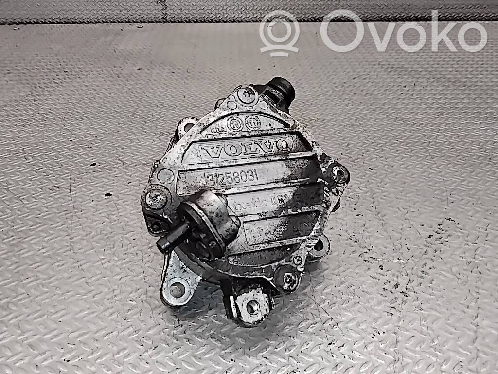Volvo V60 Bomba de vacío 