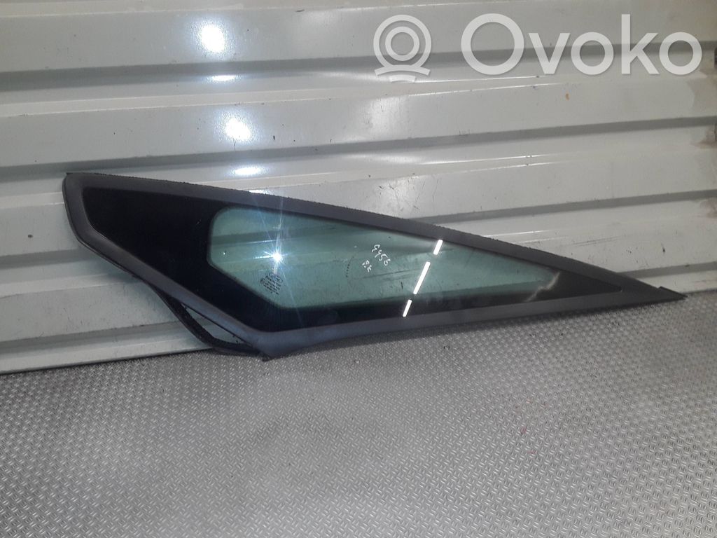 Front triangle window/glass