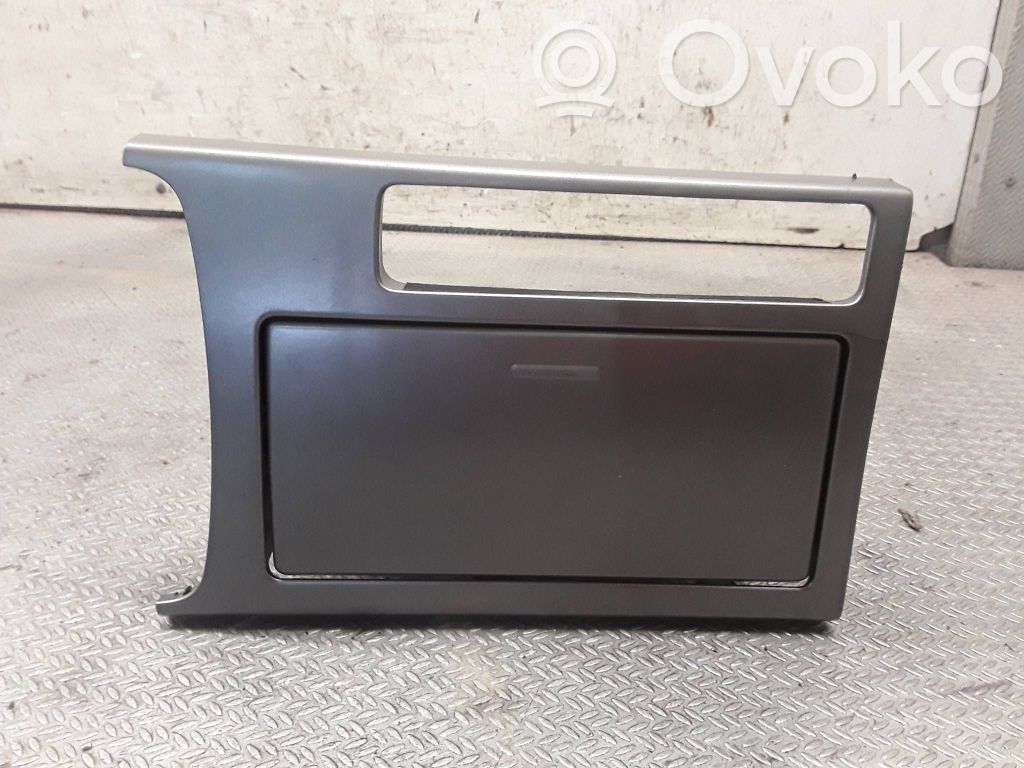 Citroen C5 Cup holder front 
