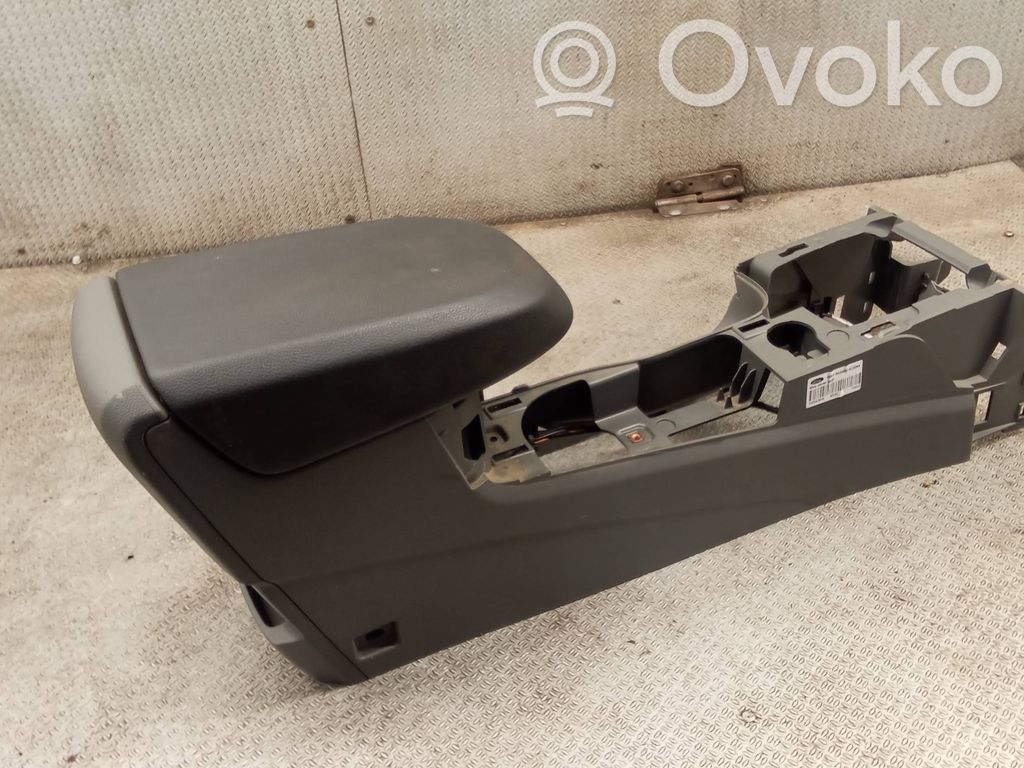 Armrest   8M51R045M62