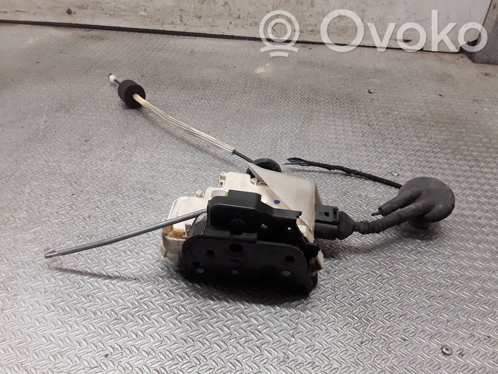Front door lock   4F2837016B