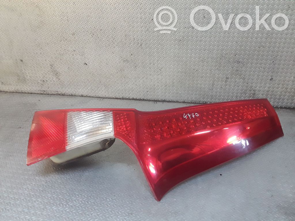 Tailgate rear/tail lights