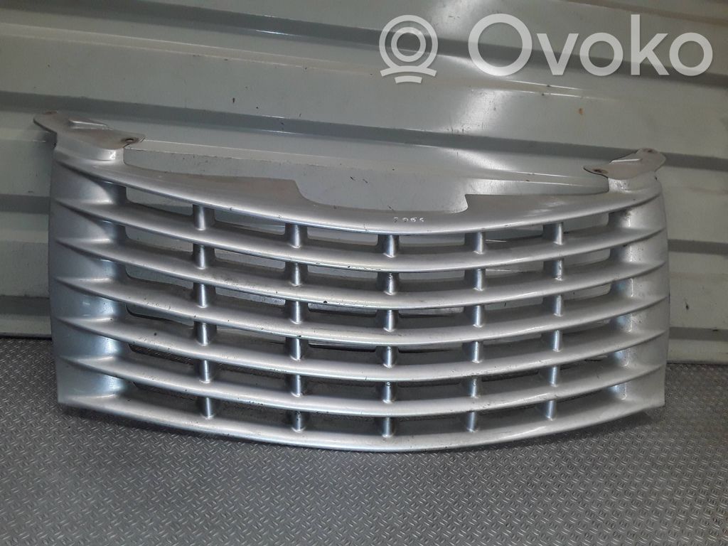 Chrysler PT Cruiser Etupuskurin ylempi jäähdytinsäleikkö 