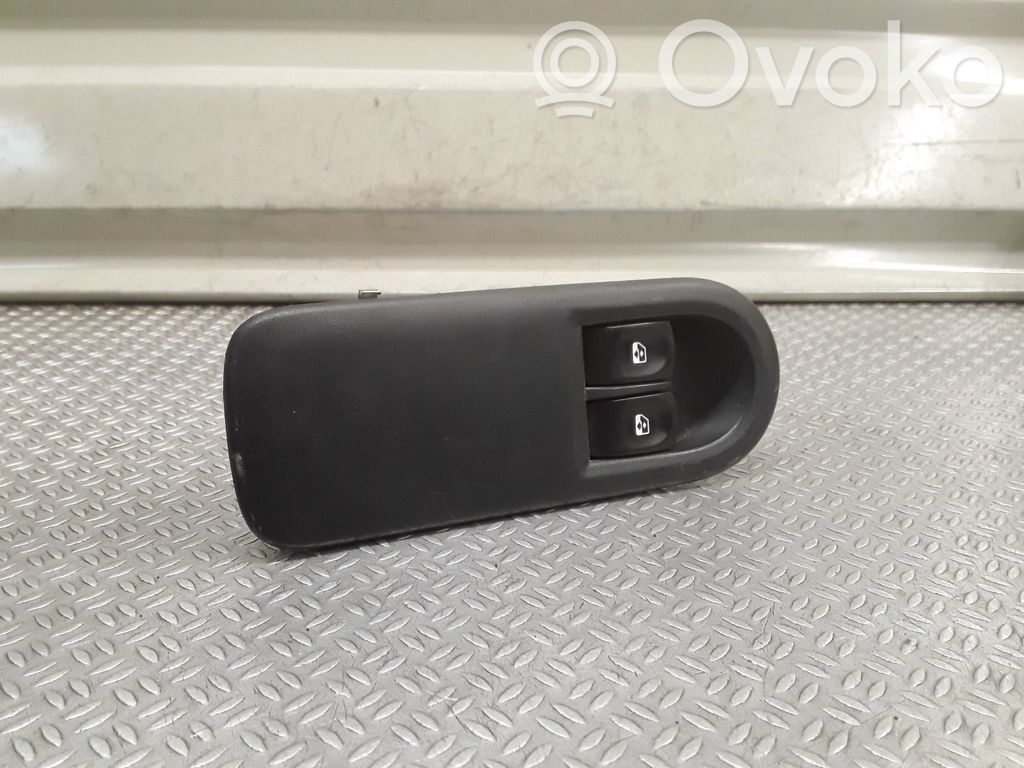 Renault Clio III Electric window control switch 