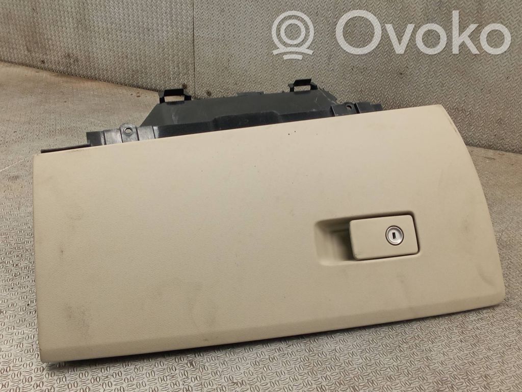 Volvo V70 Daiktadėžė 