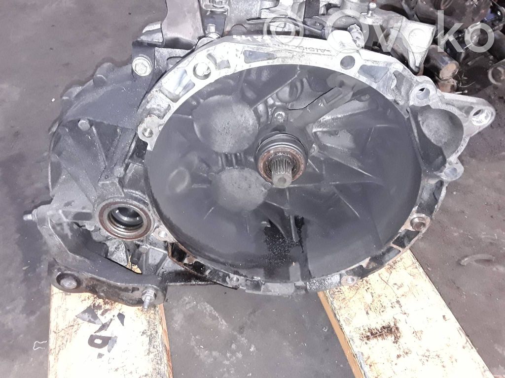 Manual 6 speed gearbox   AG9R7002UCE