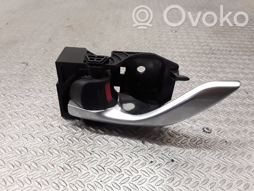 Front door interior handle   T8315